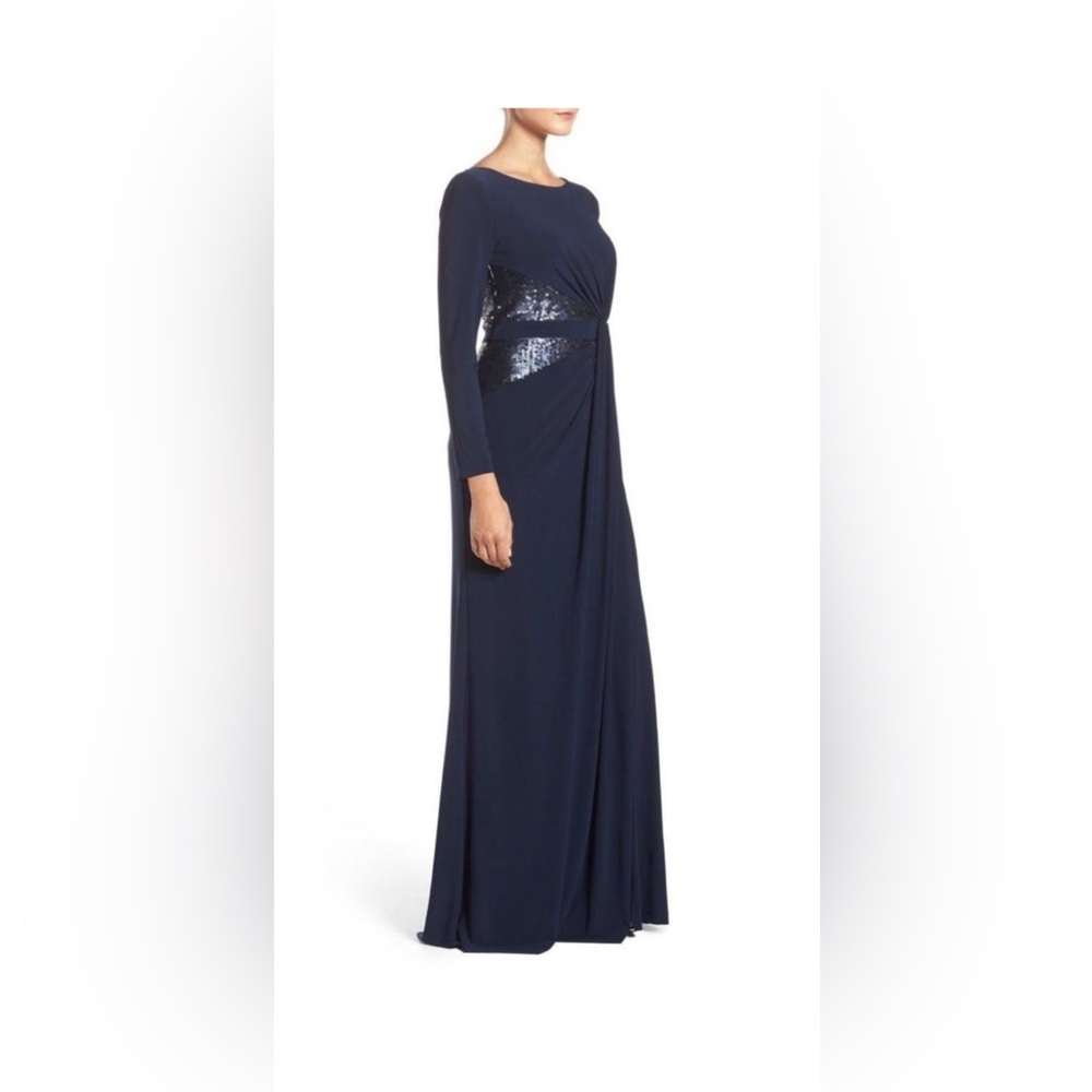 Adrianna Papell Navy Evening Gown Size 6. NWOT